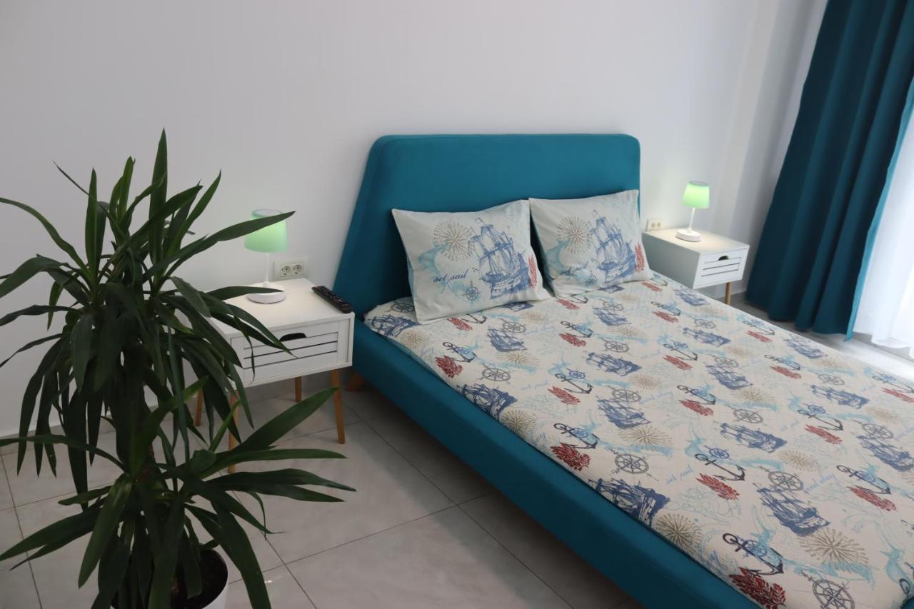 Beach Apartment By Mamaia Nord นาโวดาริ ภายนอก รูปภาพ