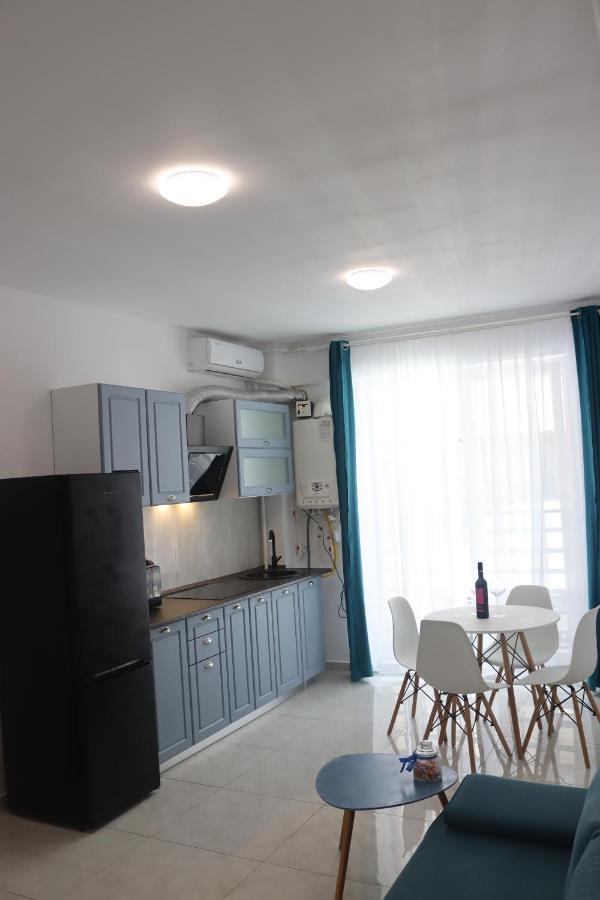 Beach Apartment By Mamaia Nord นาโวดาริ ภายนอก รูปภาพ