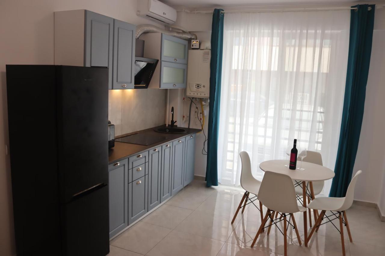 Beach Apartment By Mamaia Nord นาโวดาริ ภายนอก รูปภาพ
