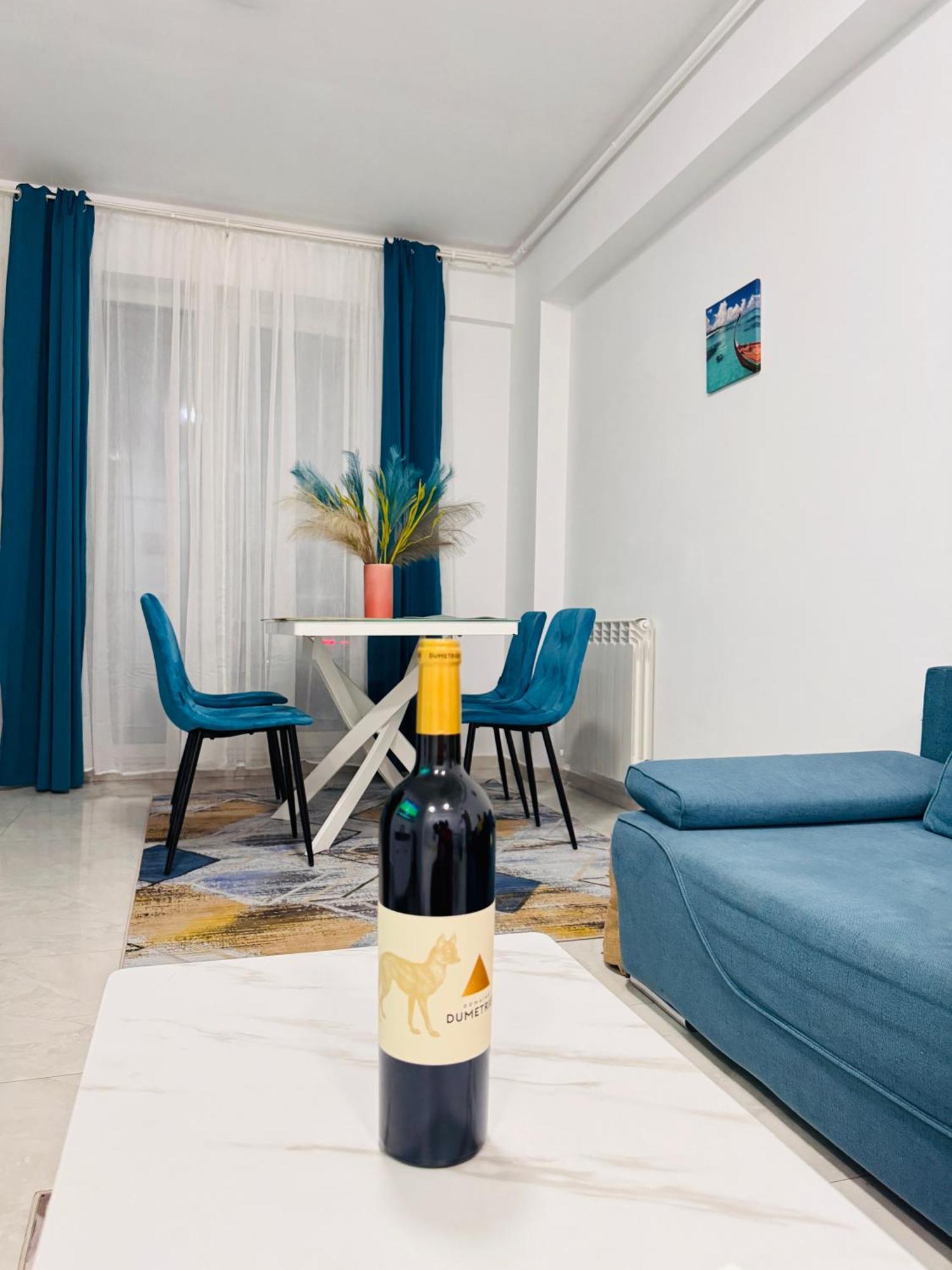 Beach Apartment By Mamaia Nord นาโวดาริ ภายนอก รูปภาพ